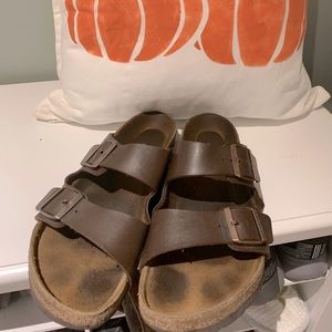EUC Men’s Birkenstock Arizona sandals